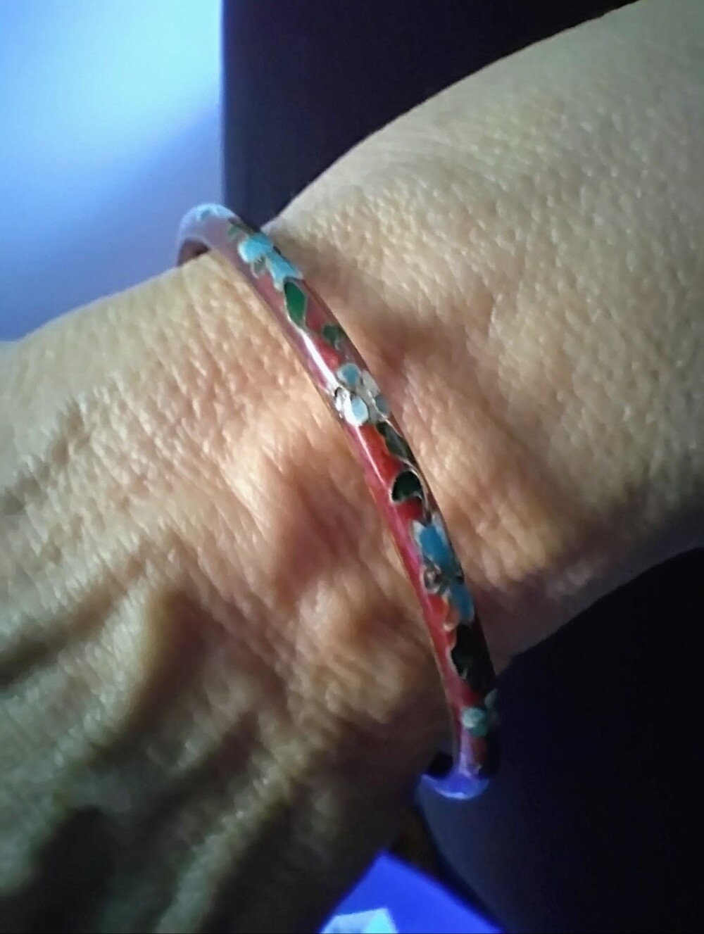 Vintage Hand Painted Asian Bangle Bracelet Burgandy.